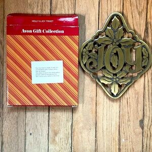 NIB Avon Cast Iron Holiday Hot Plate